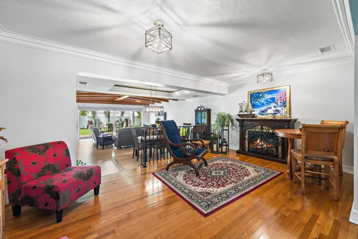 243 Gray St-21