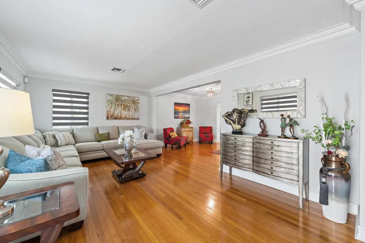 243 Gray St-9