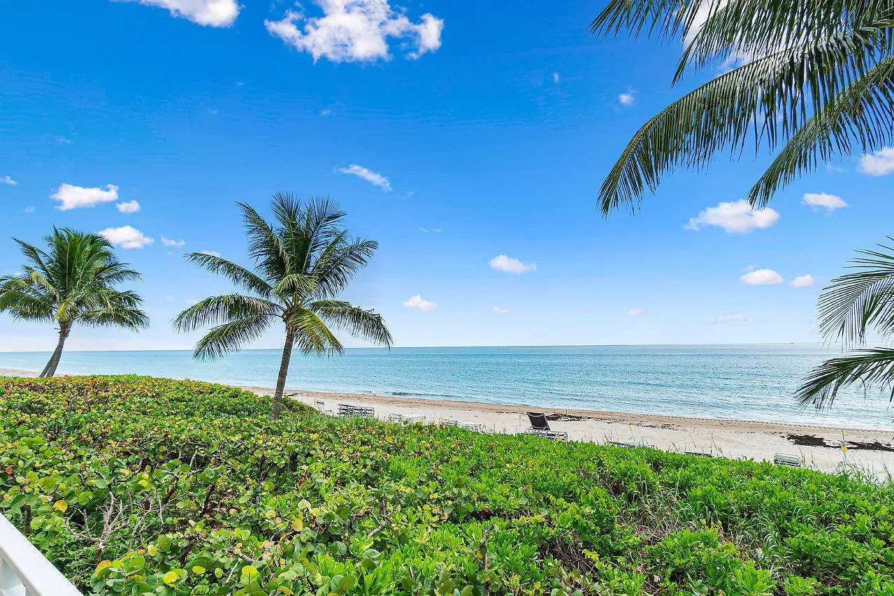 PRIVATE BEACH