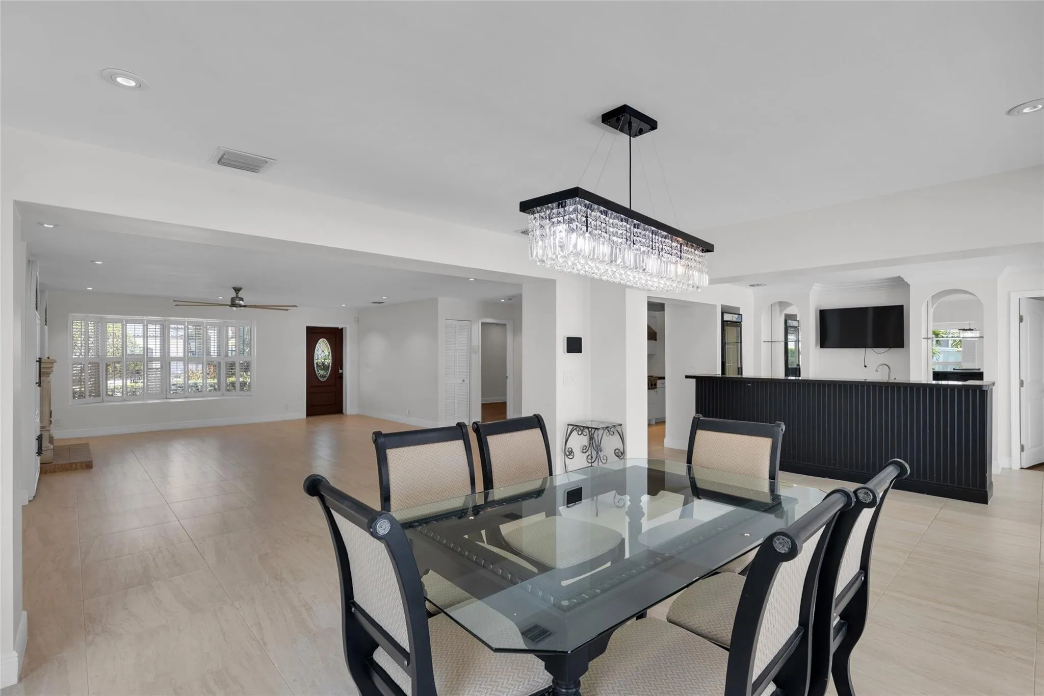 Great open floor plan concept is perfect for entertaining