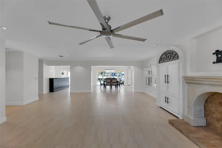 Living room , Dining Room and wet bar area is the great space to entertain