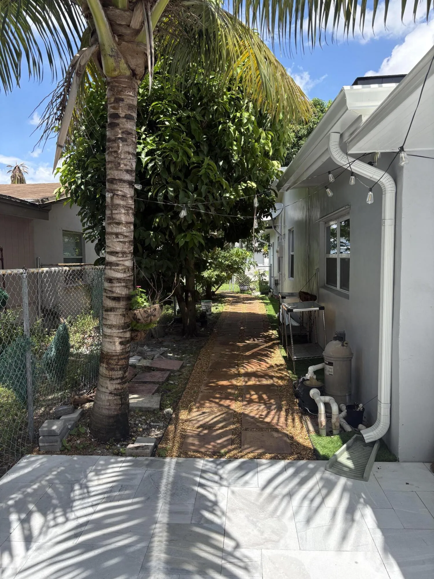 side house 1