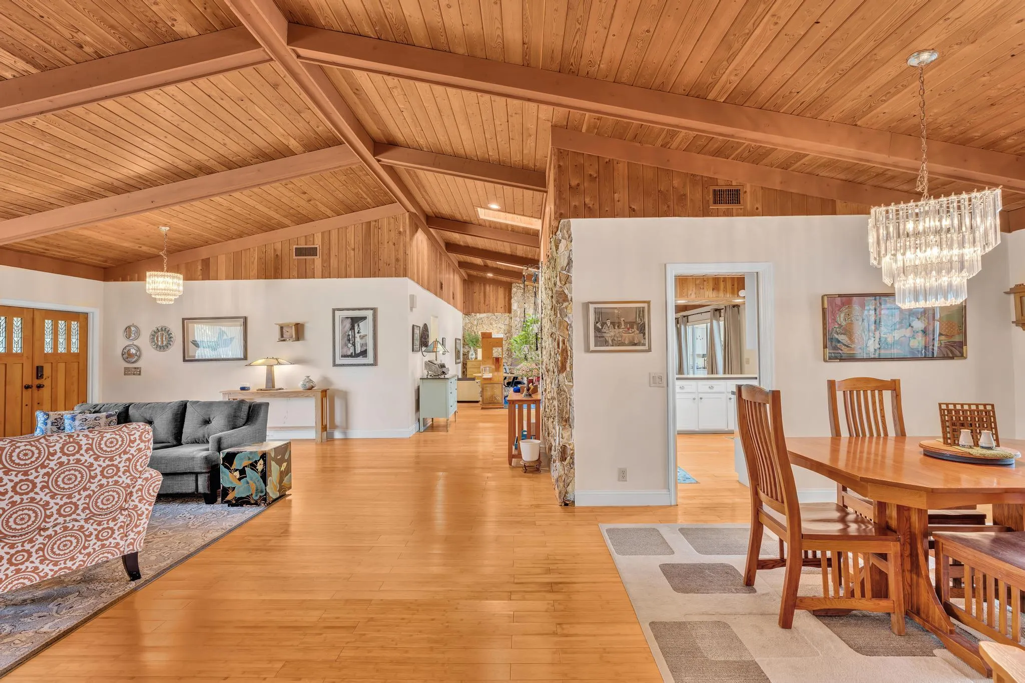 Living room/dining room