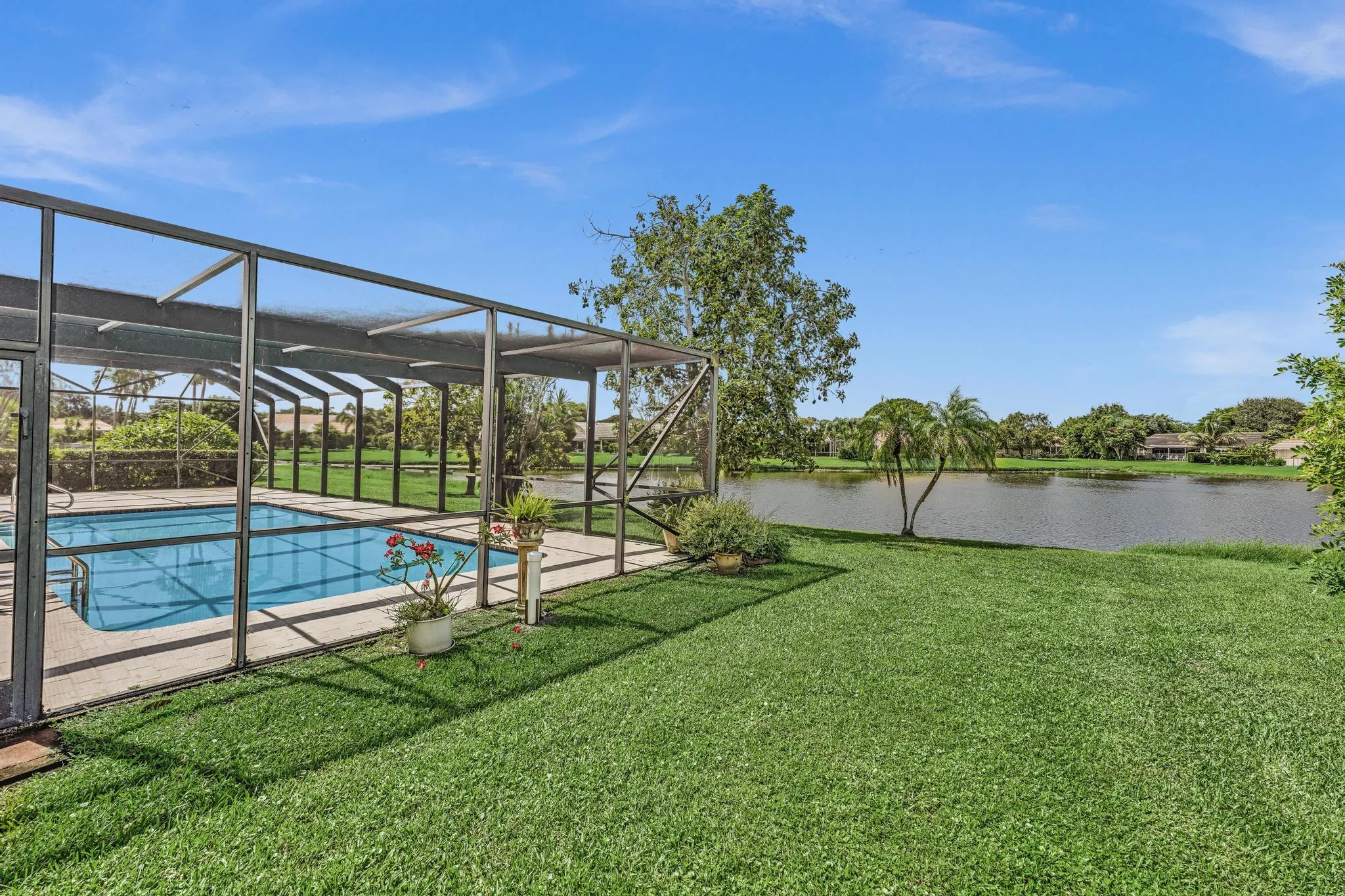 Spacious lot with lake view