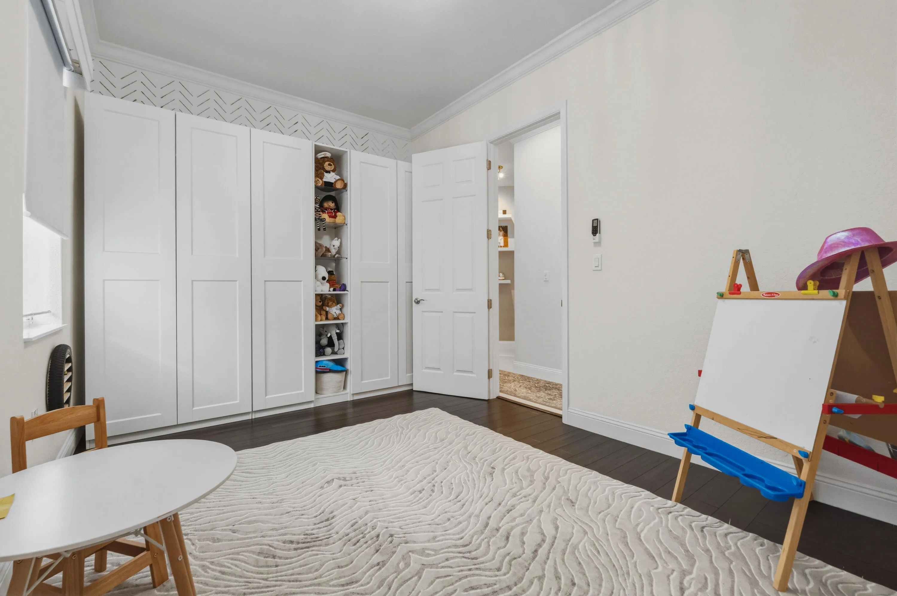 2nd bedroom