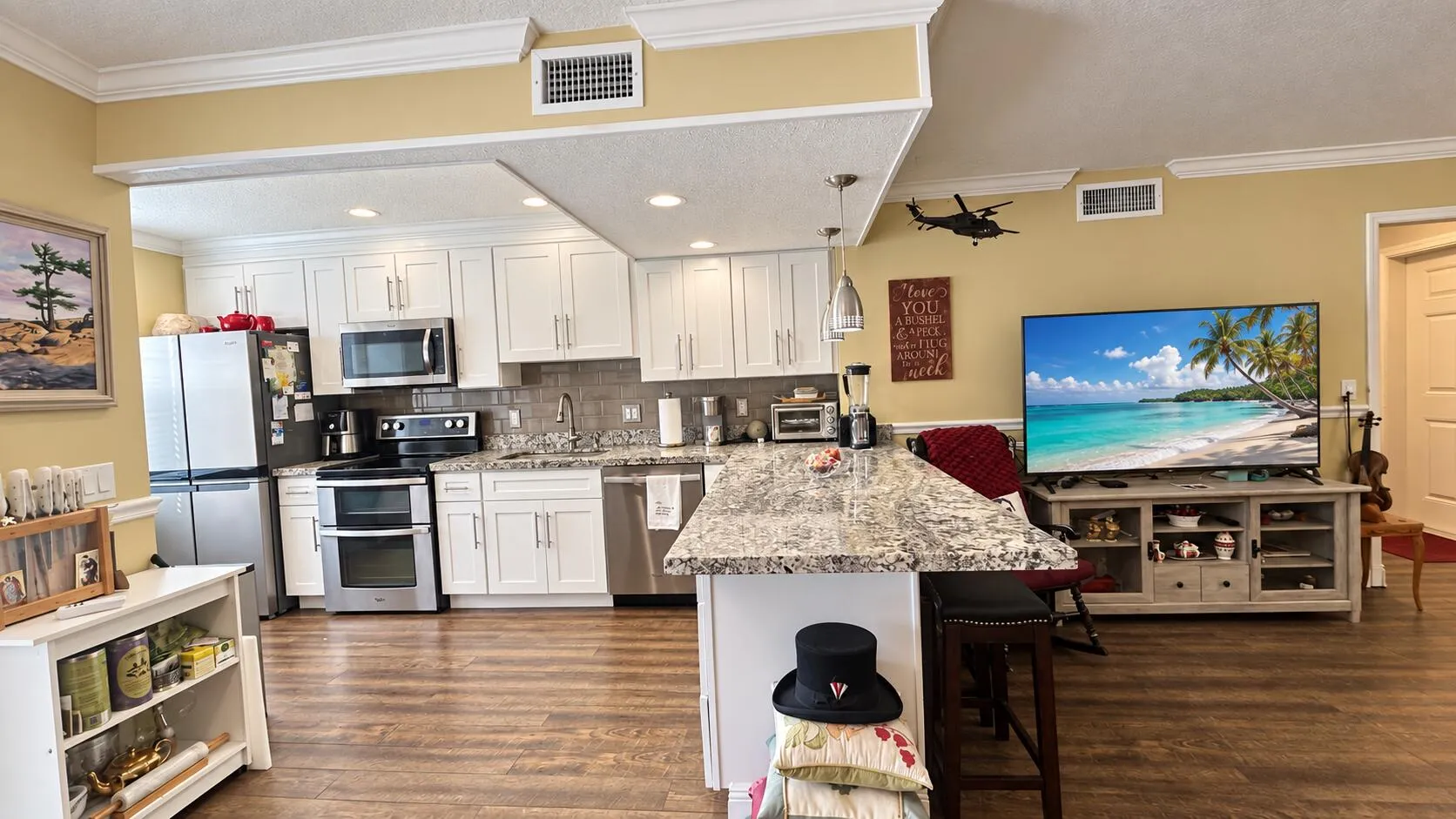 KITCHEN