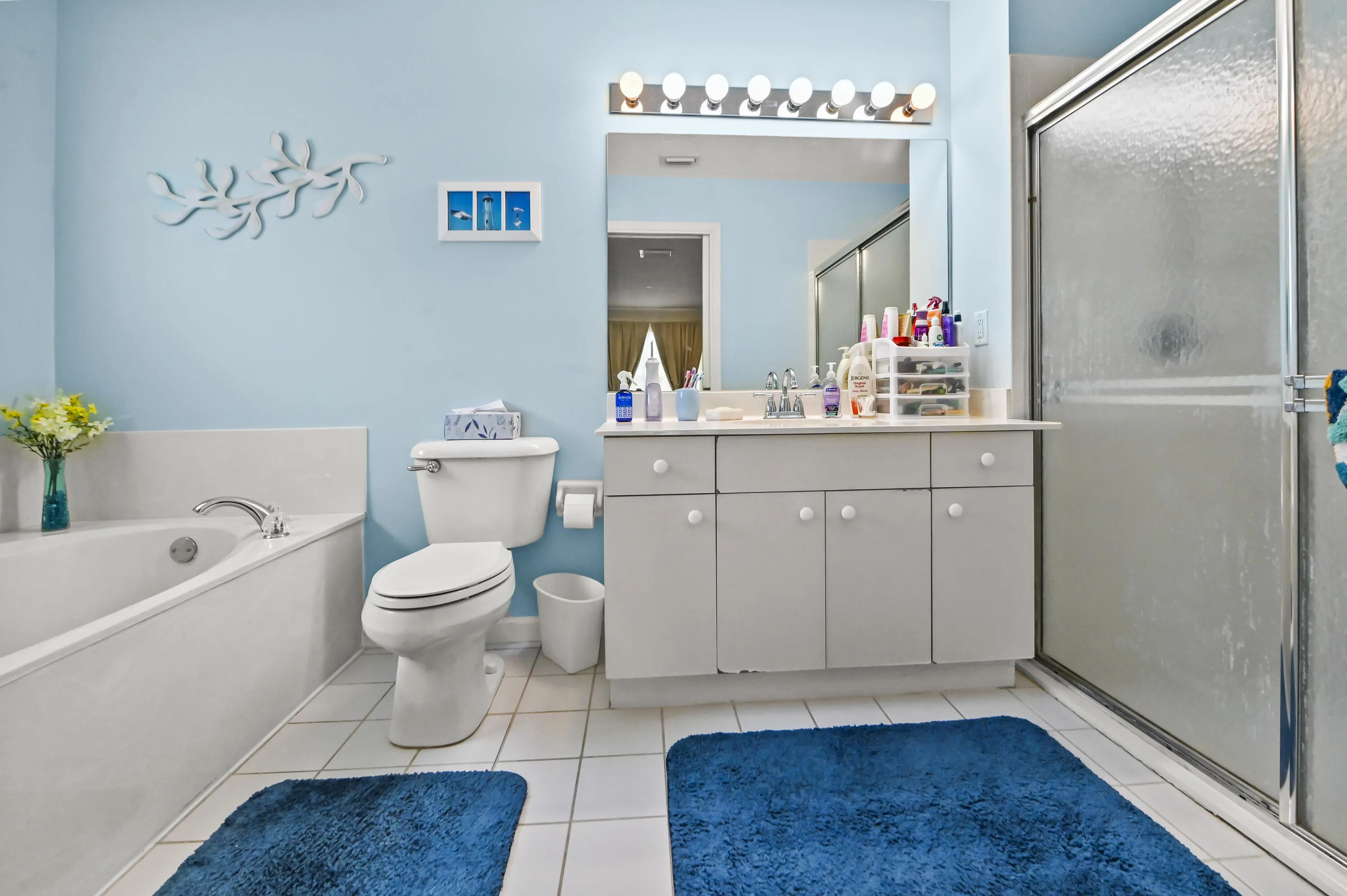 24 Bathroom 01