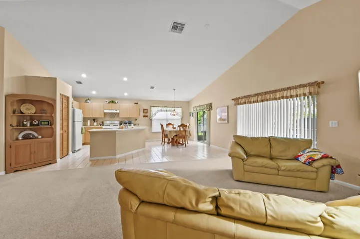 06 Living room 02