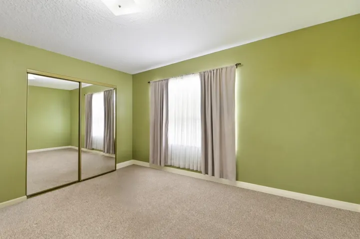 19 Office room 02