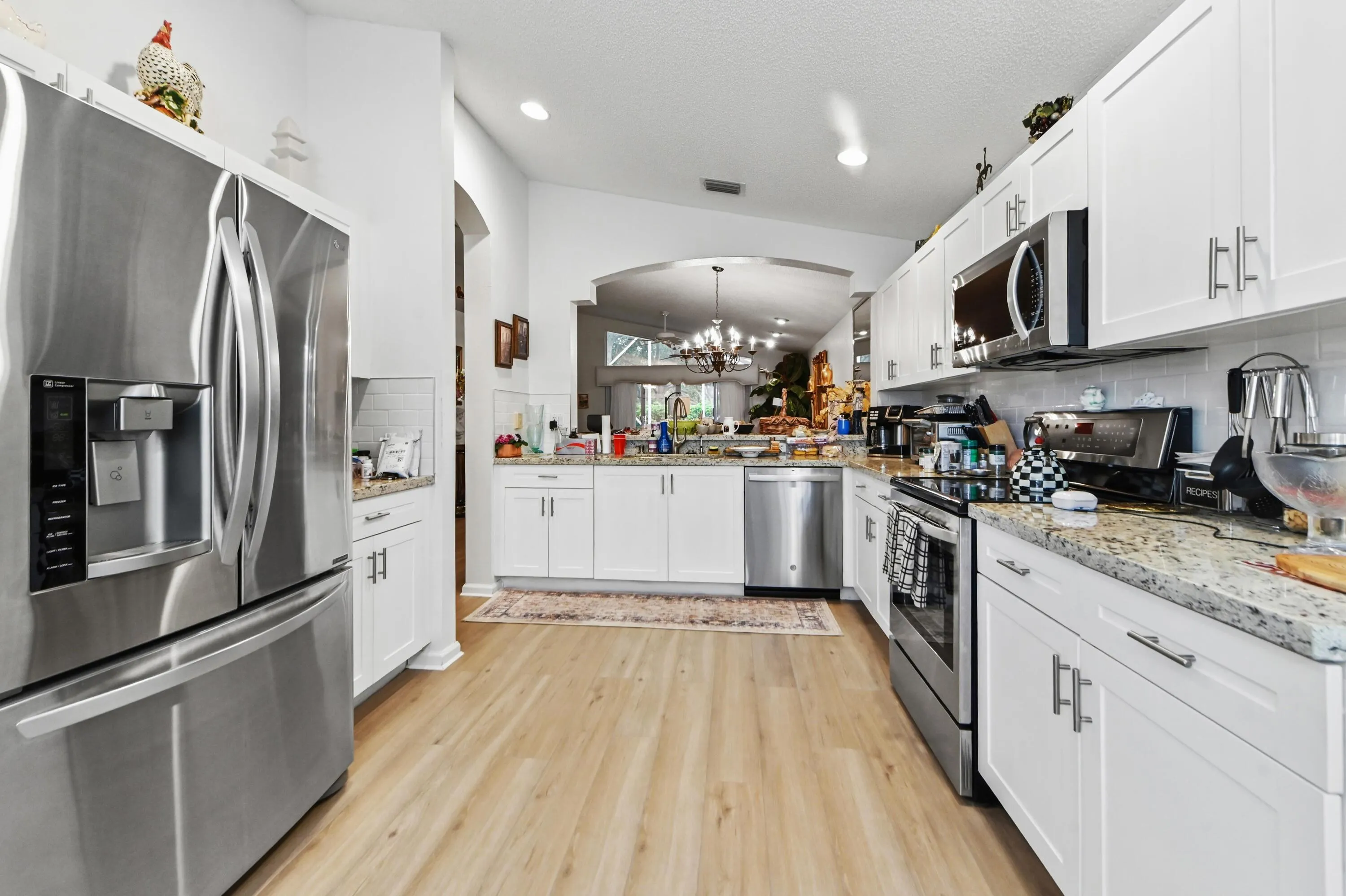 21 Kitchen 02