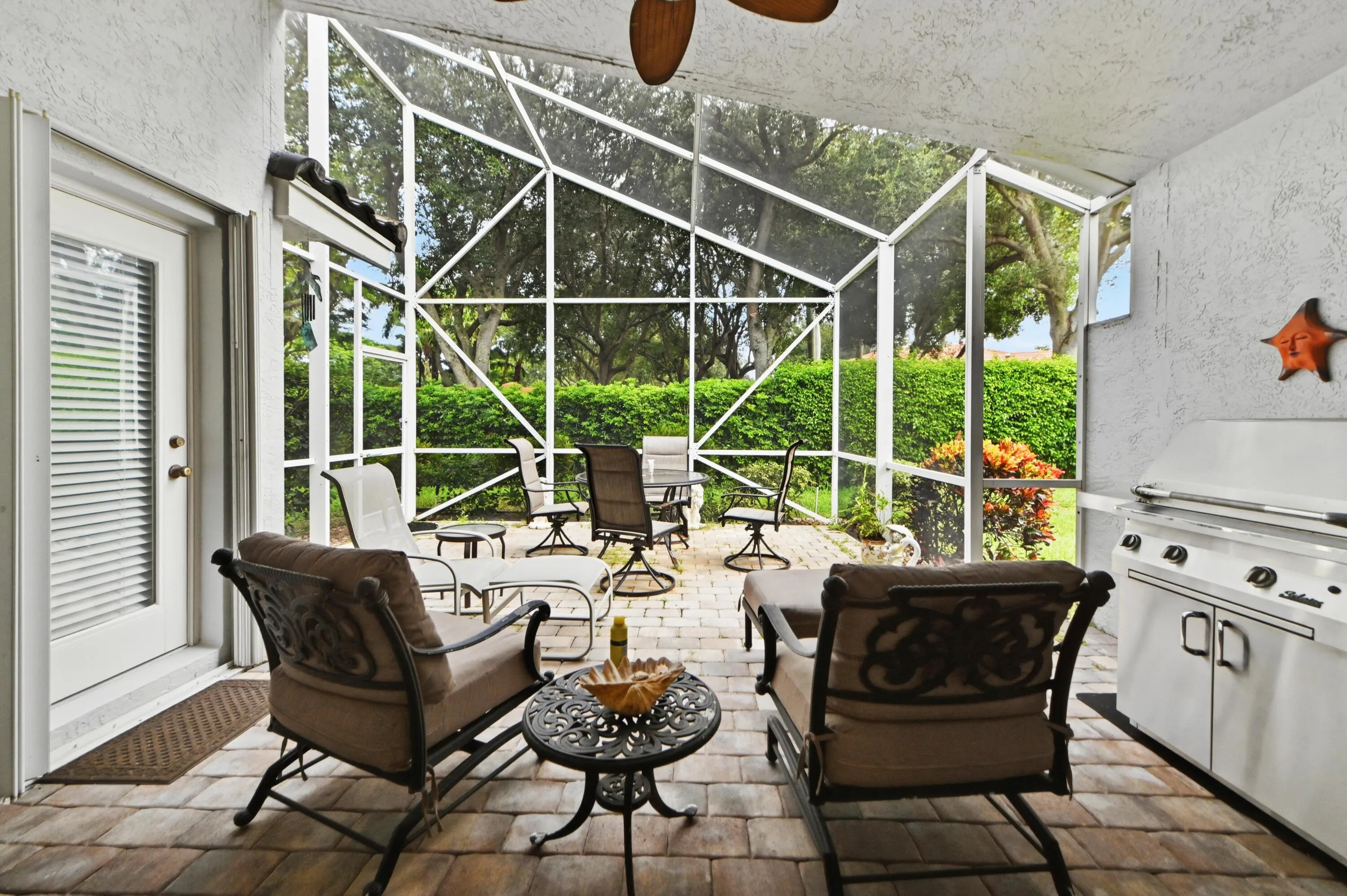 30 patio 01