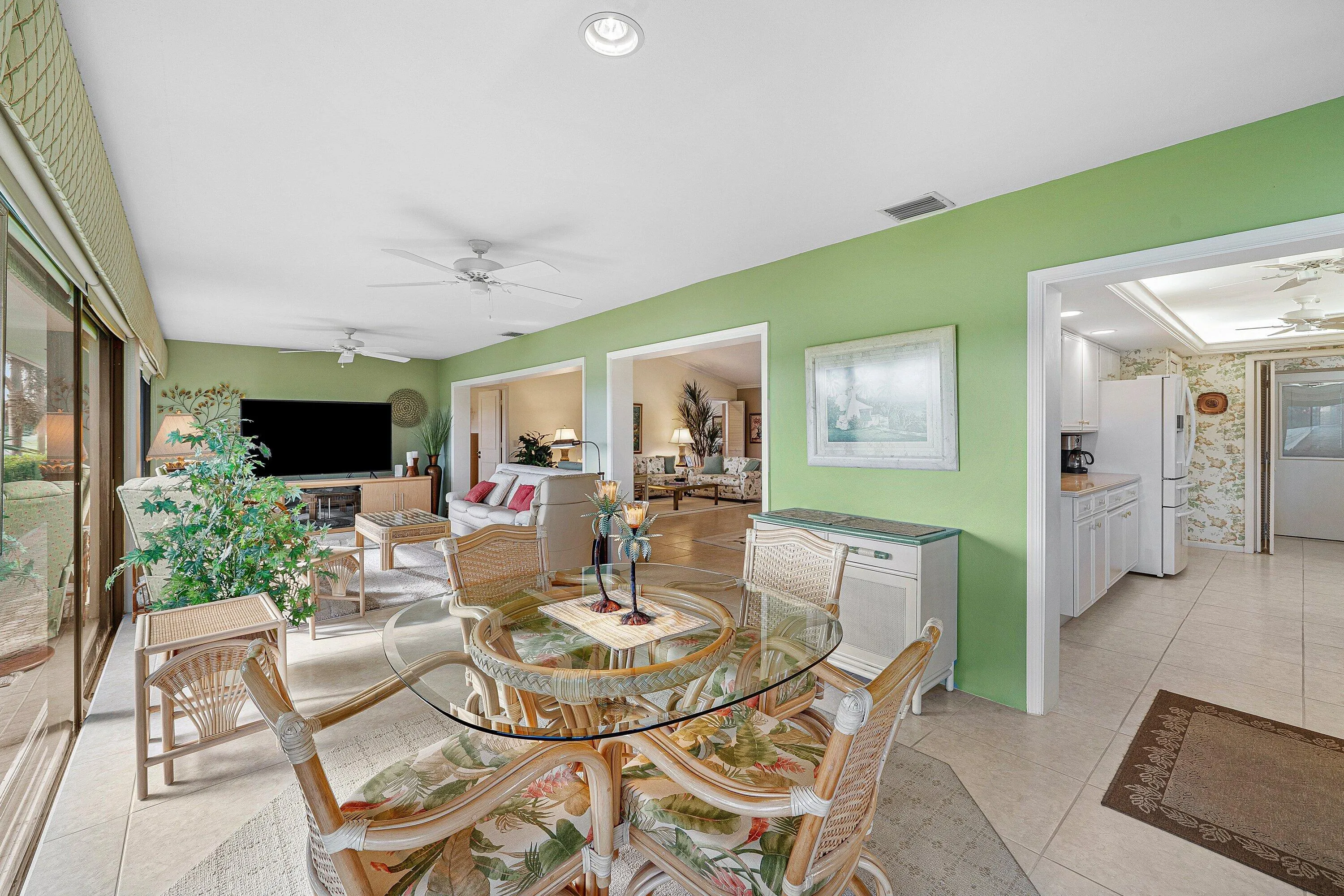 casual dining​​‌​​​​‌​​‌‌​‌‌​​​‌‌​‌​‌​‌​​​‌​​ area