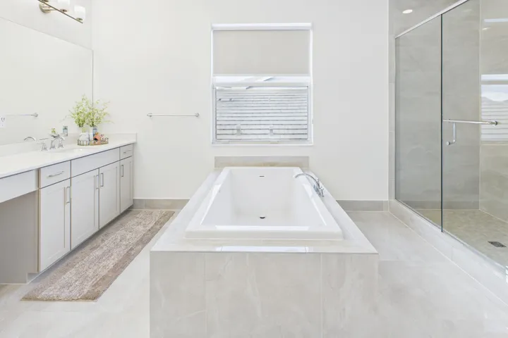 MASTER_BATH_03