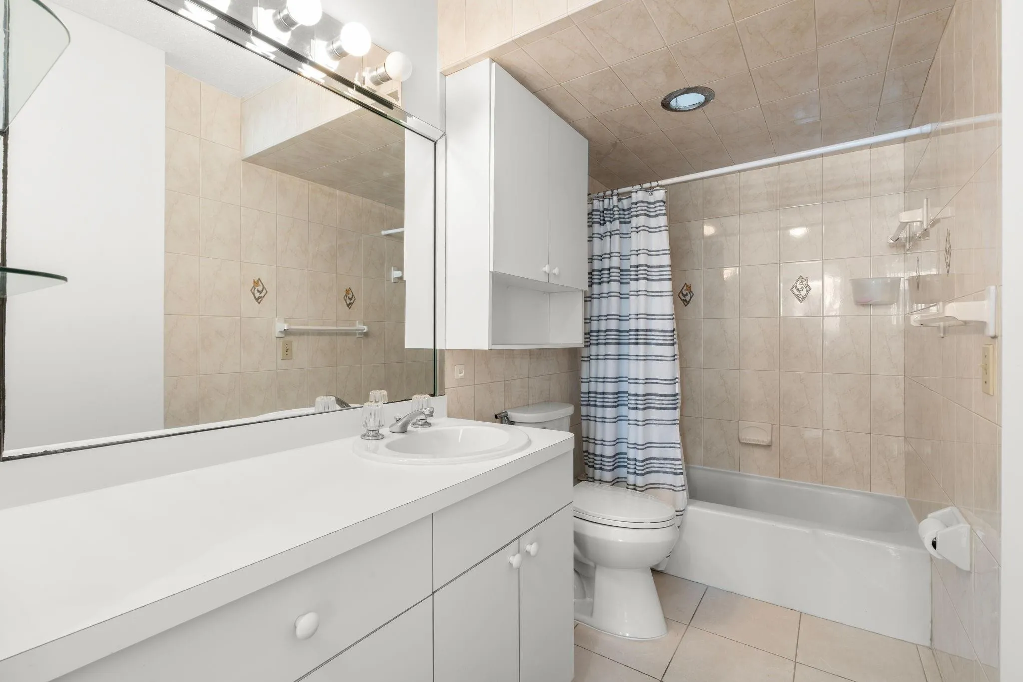 En-Suite Bathroom