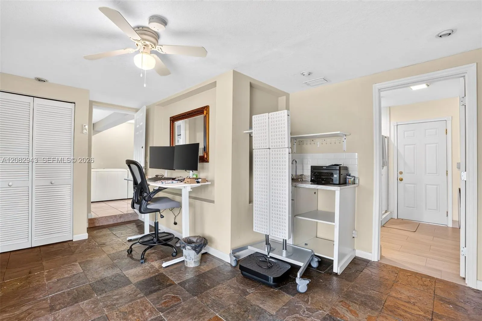 3rd room with murphy bed