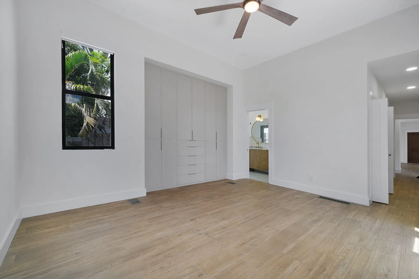 Primary suite