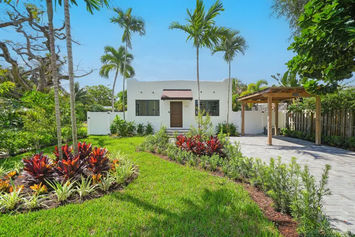 222 NE 9th Main House