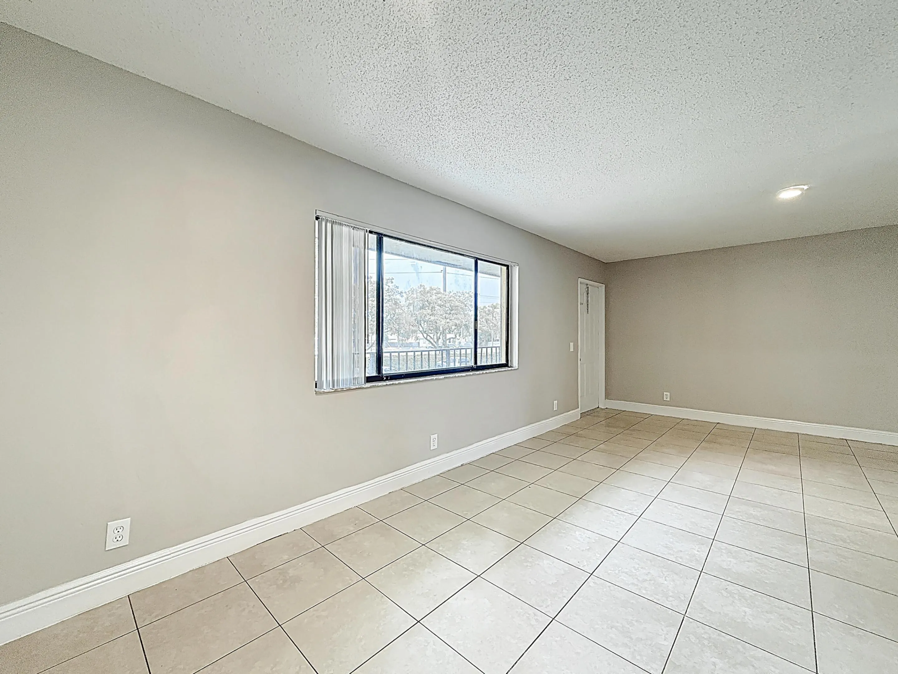 719 Meadows Circle-11