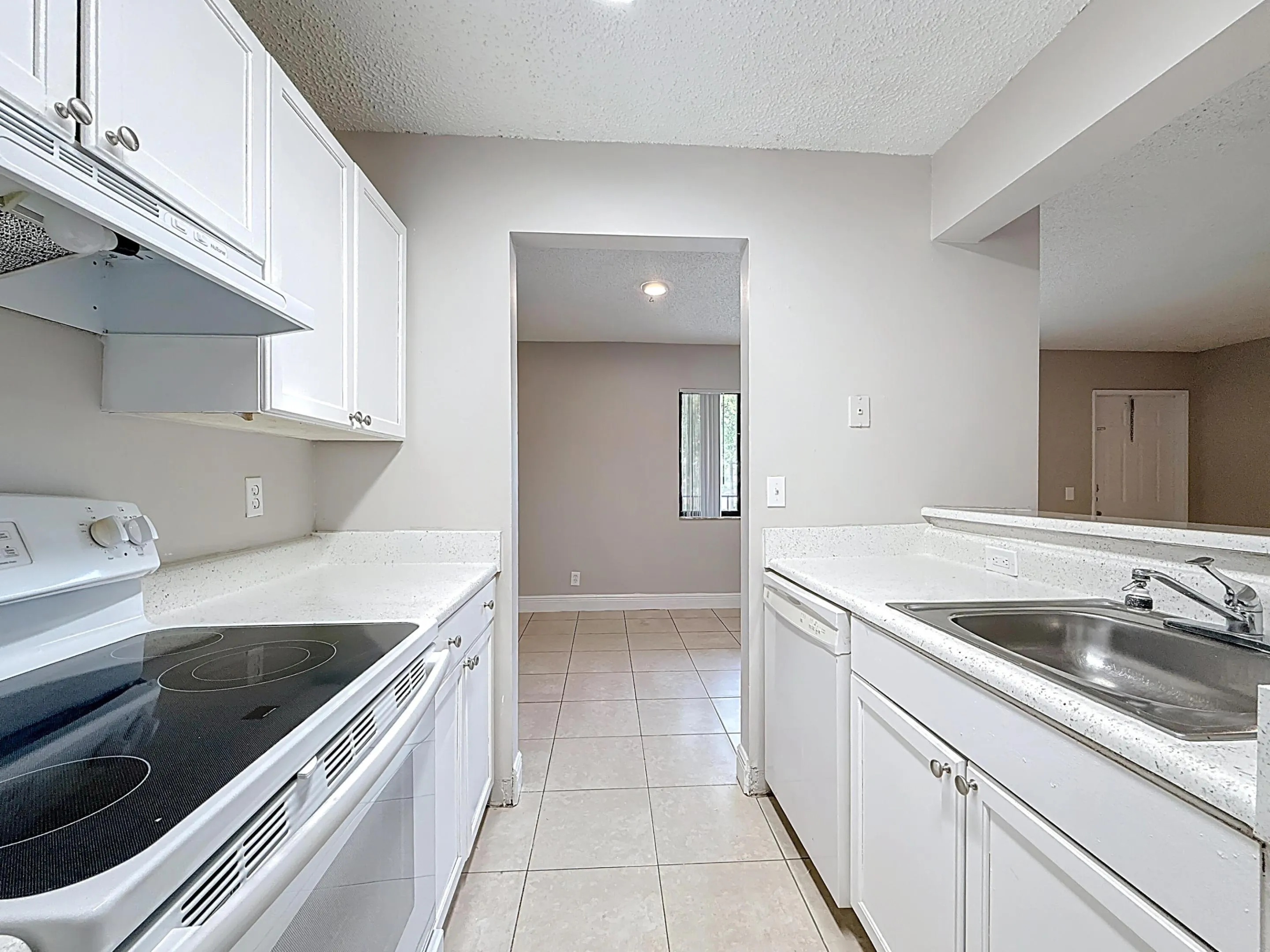 719 Meadows Circle-16