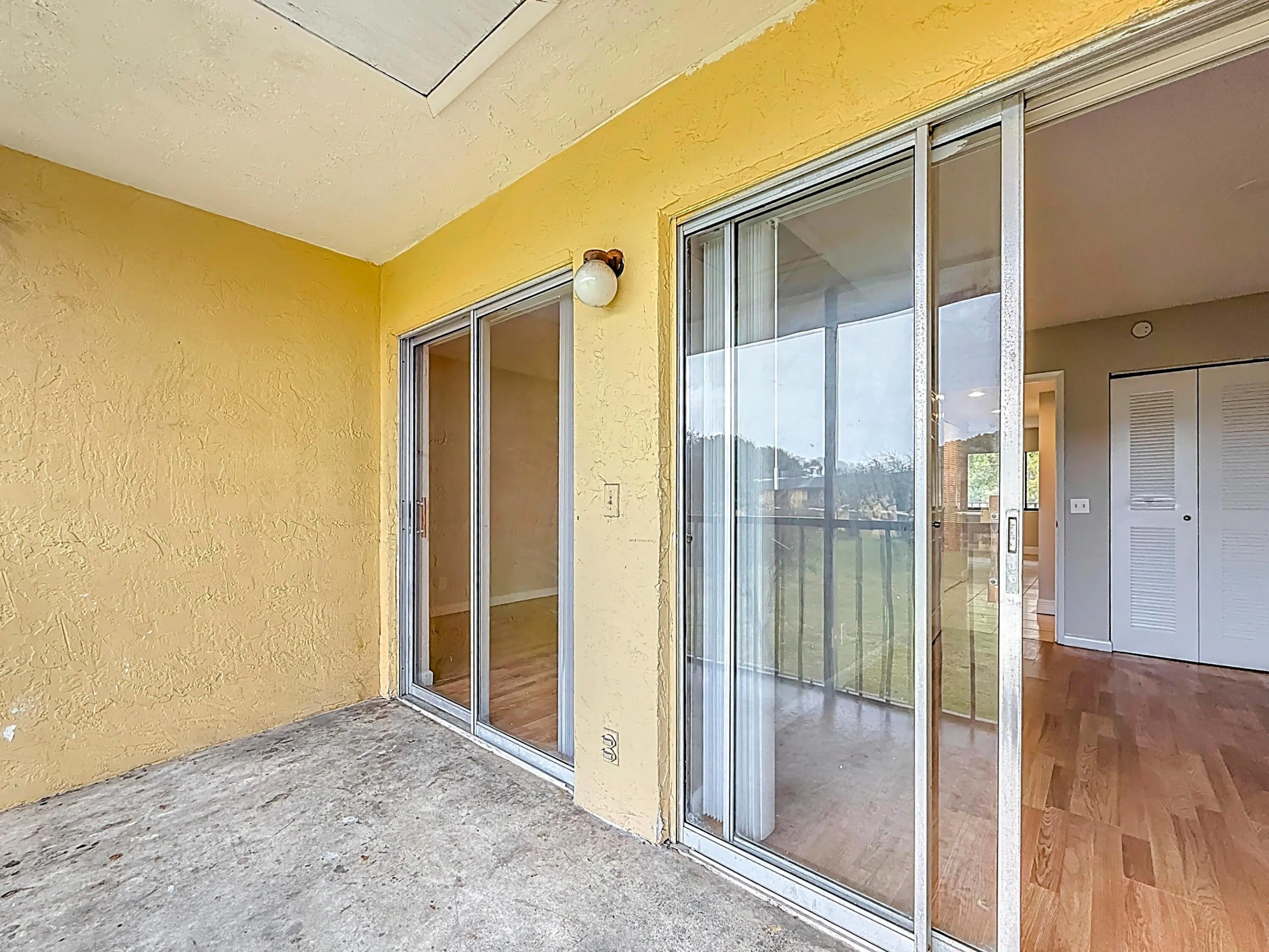 719 Meadows Circle-28