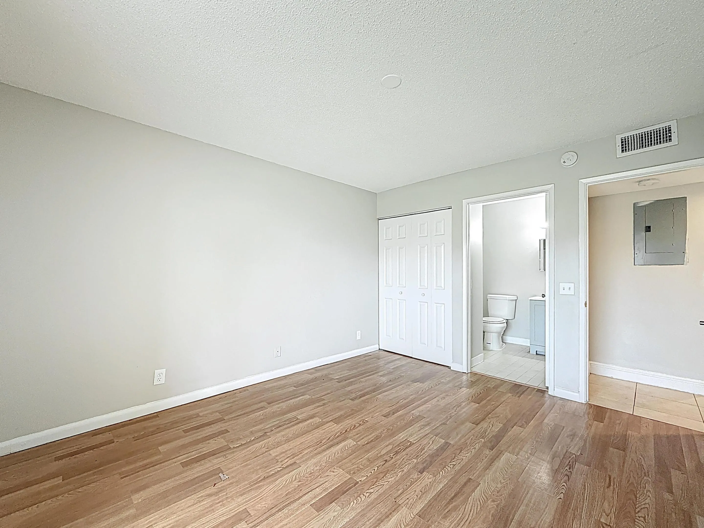 719 Meadows Circle-19