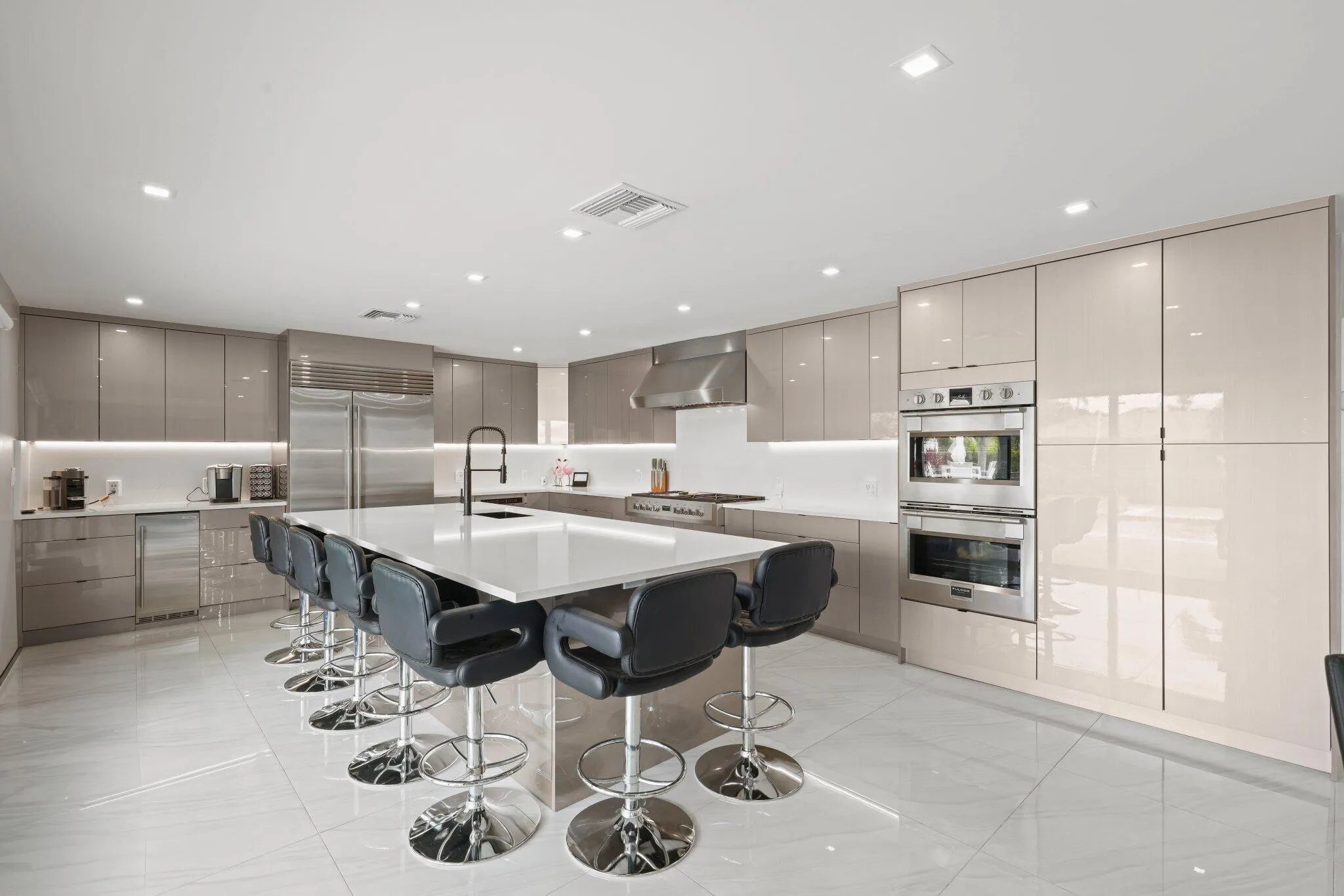2820 NE 47th St - 30.jpg-SMALL