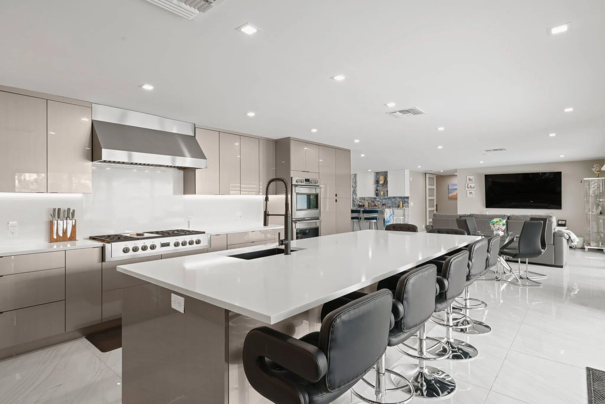 2820 NE 47th St - 35.jpg-SMALL
