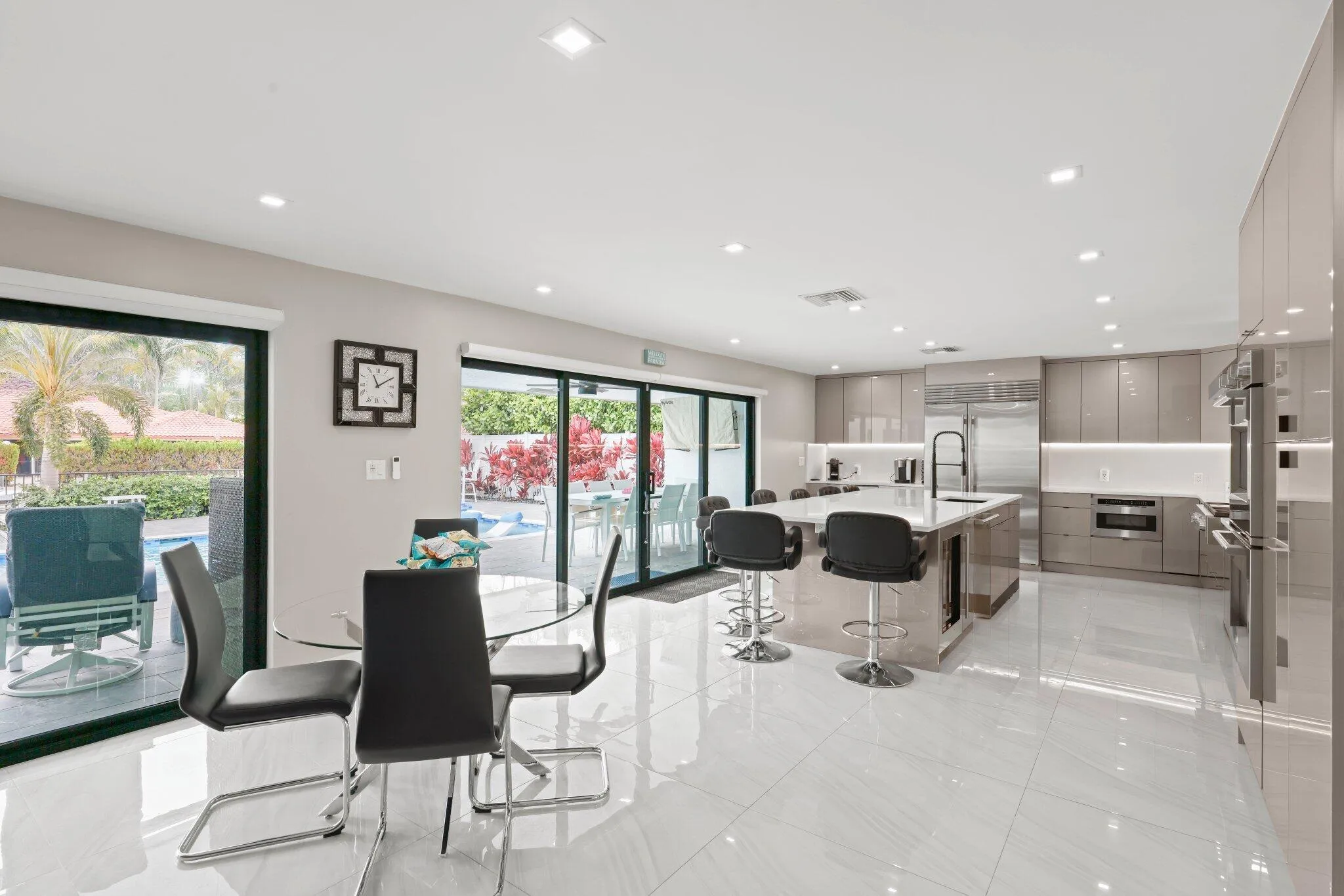 2820 NE 47th St - 29.jpg-SMALL
