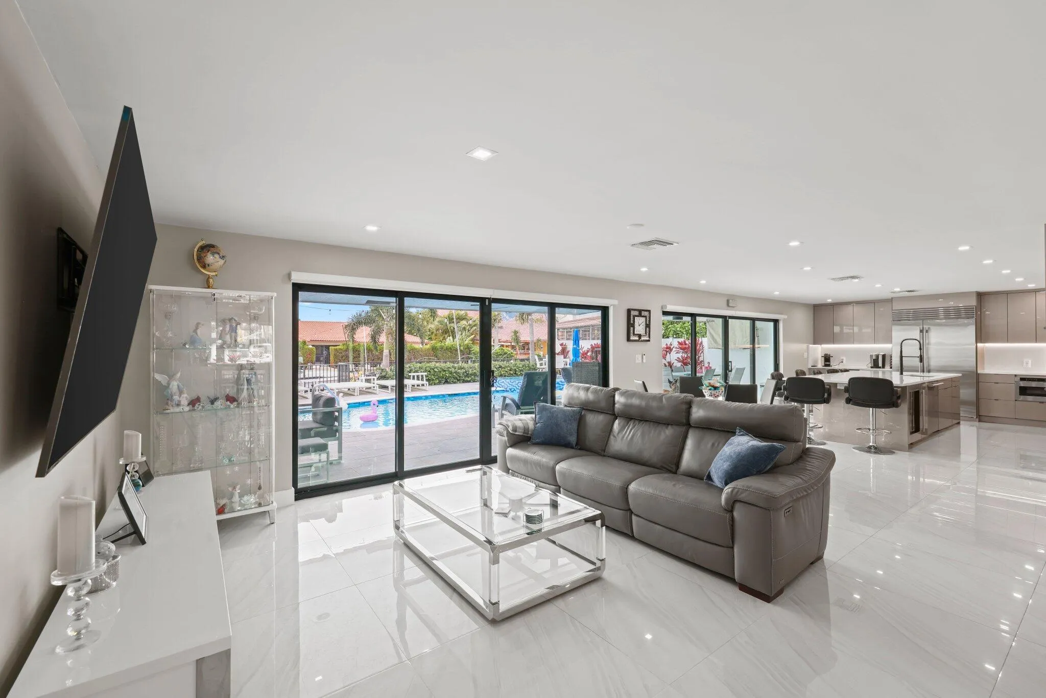 2820 NE 47th St - 28.jpg-SMALL