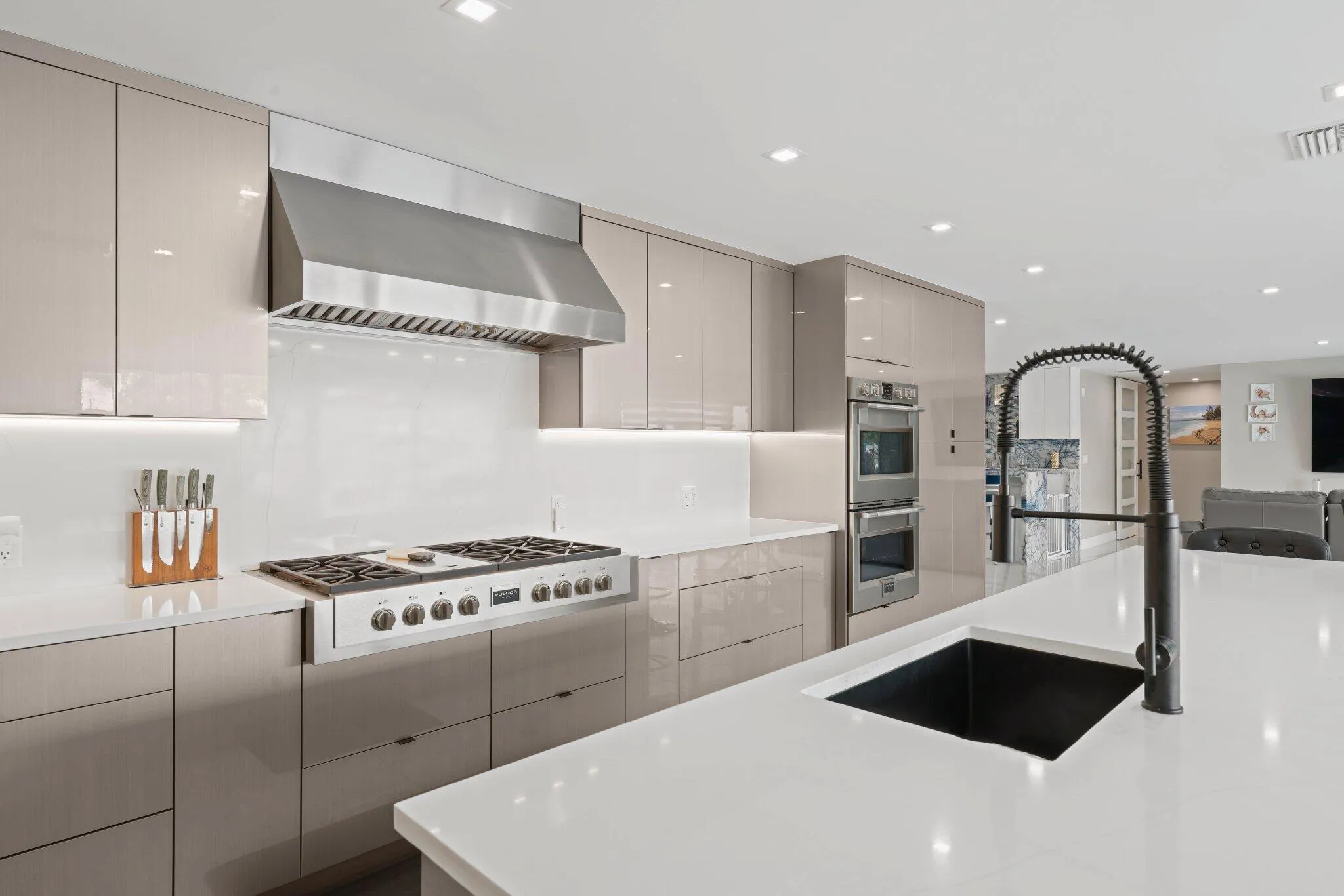 2820 NE 47th St - 34.jpg-SMALL