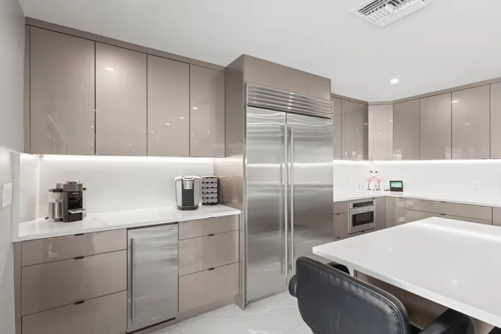 2820 NE 47th St - 36.jpg-SMALL