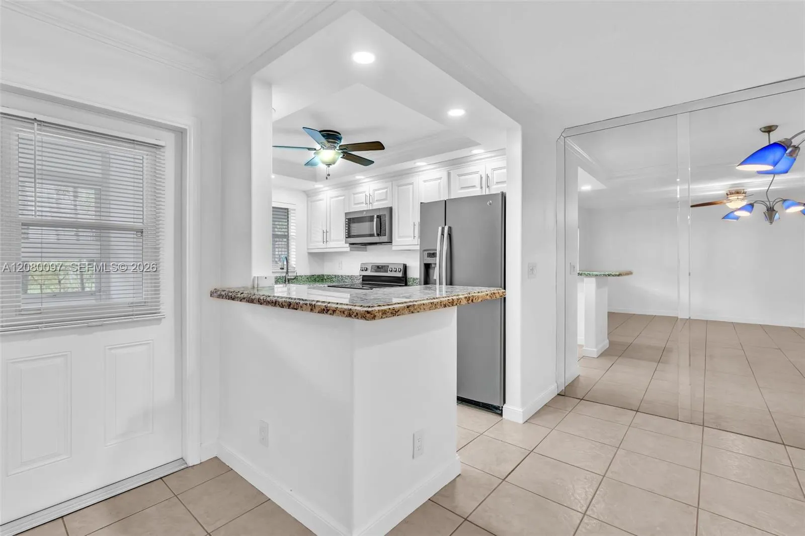 Entry/dining area & kitchen