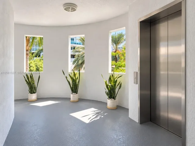 Elevator to Units in lines 06 and 07