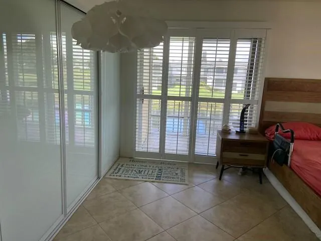 Green-tinted Glass Closet Doors