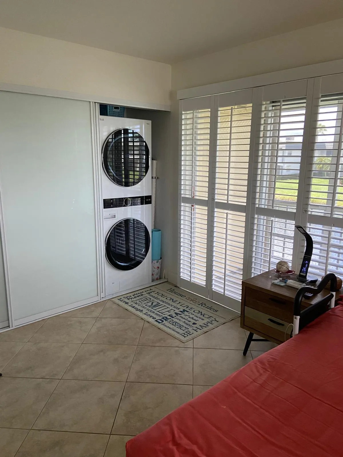 Washer / Dryer inside unit