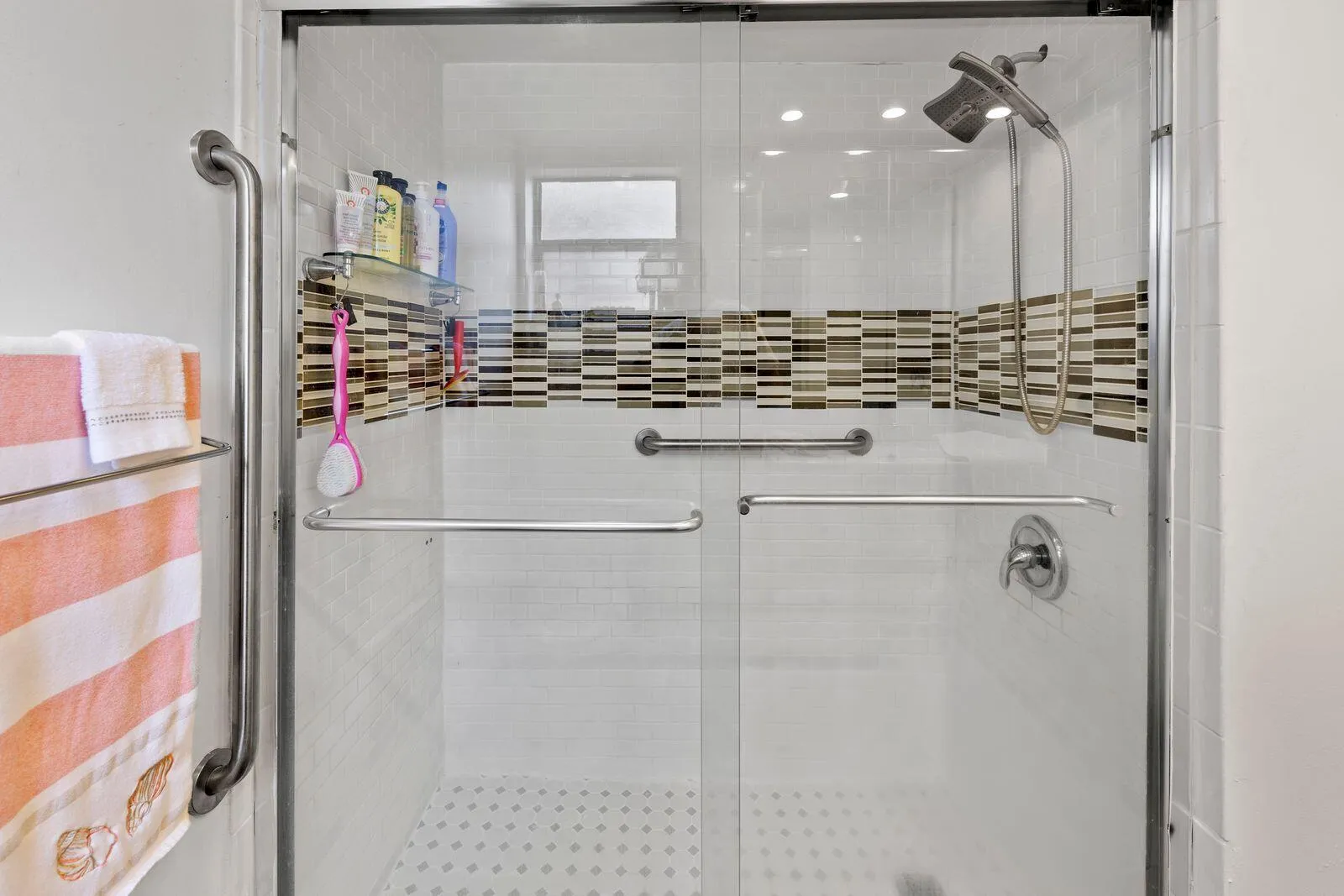 yasemin master bath 2 10442