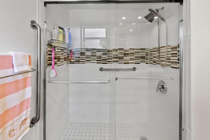 yasemin master bath 2 10442