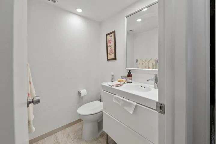 yasemin 2nd bathroom