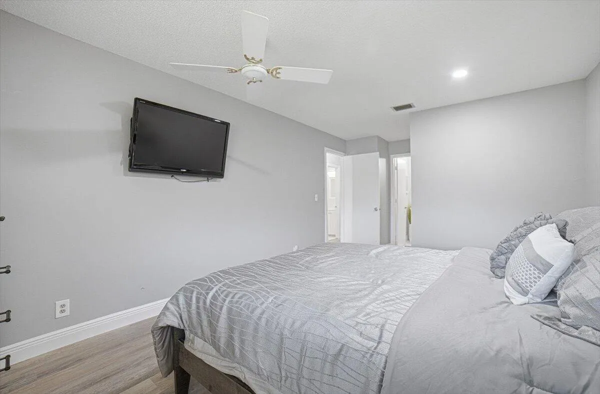 10-Bedroom1-B