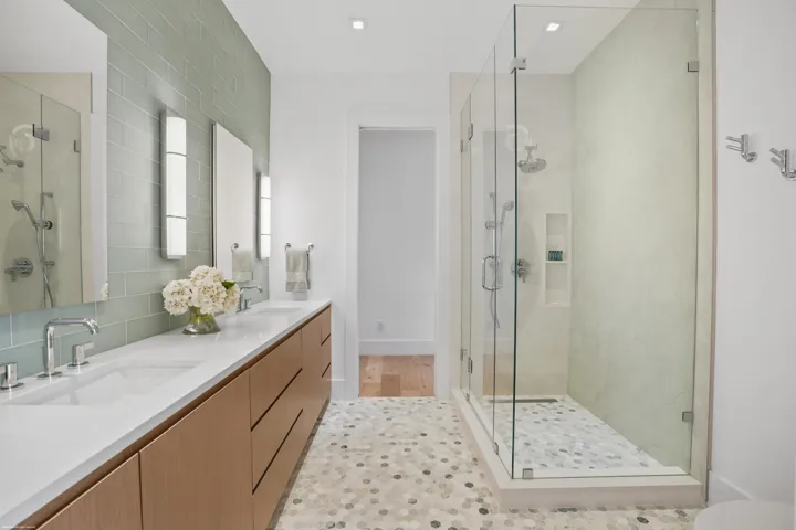 4600 Garden Point Trl 049