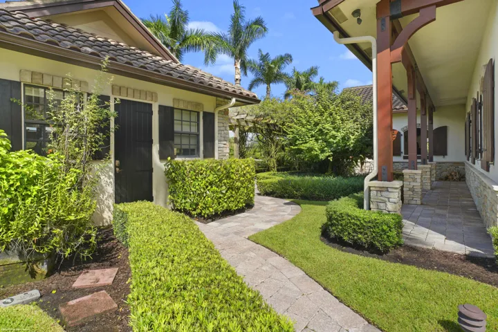 4600 Garden Point Trl 106