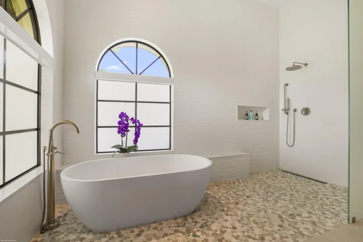 4600 Garden Point Trl 047