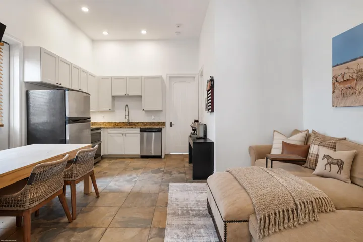 4600 Garden Point Trl 097
