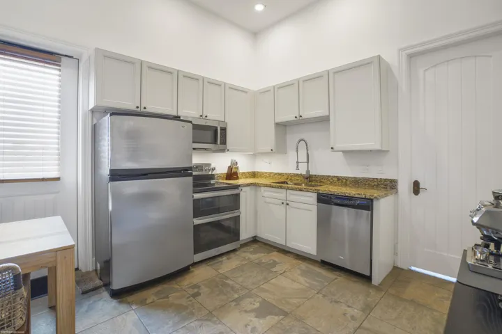 4600 Garden Point Trl 098