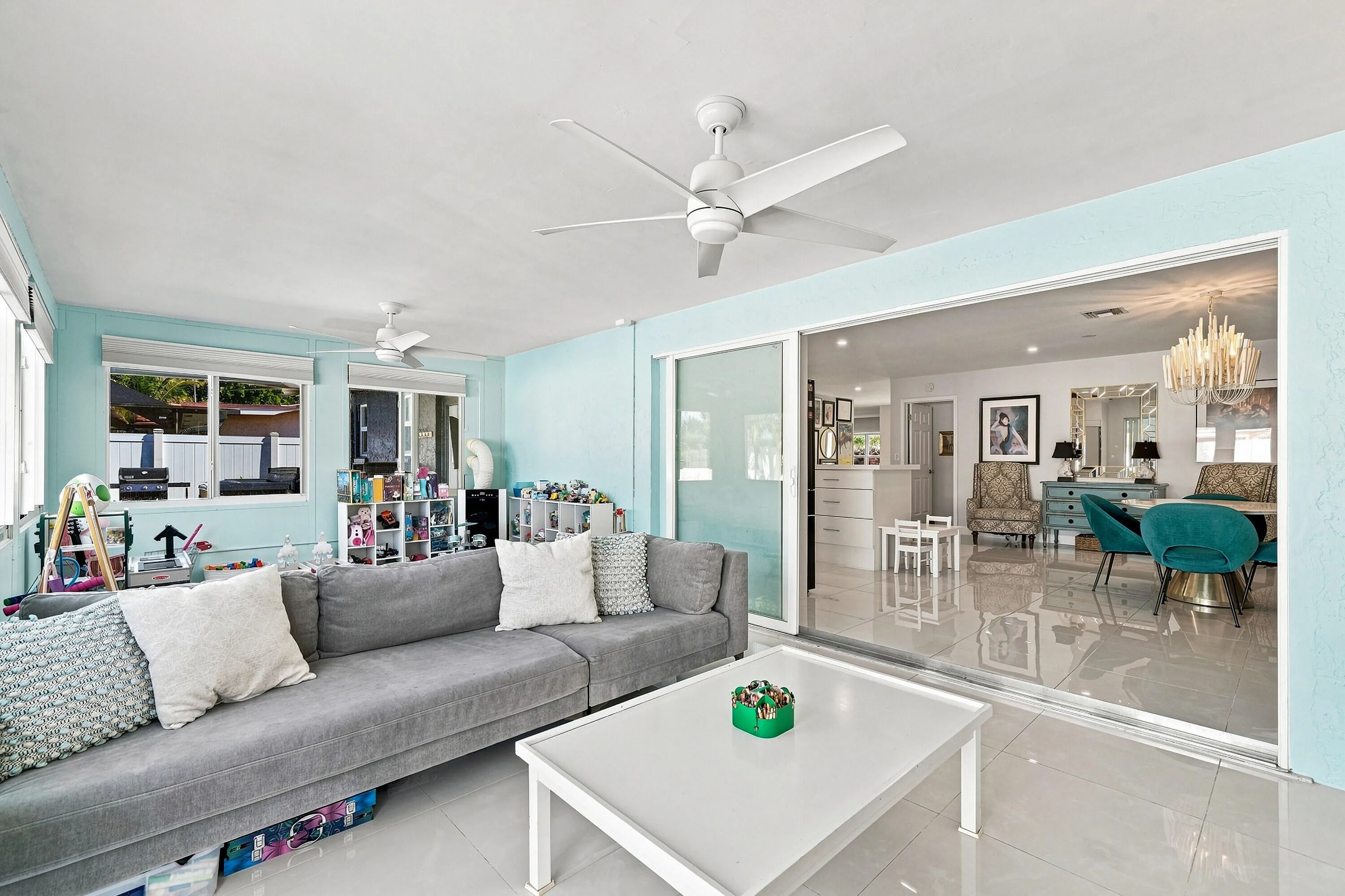 28_family room