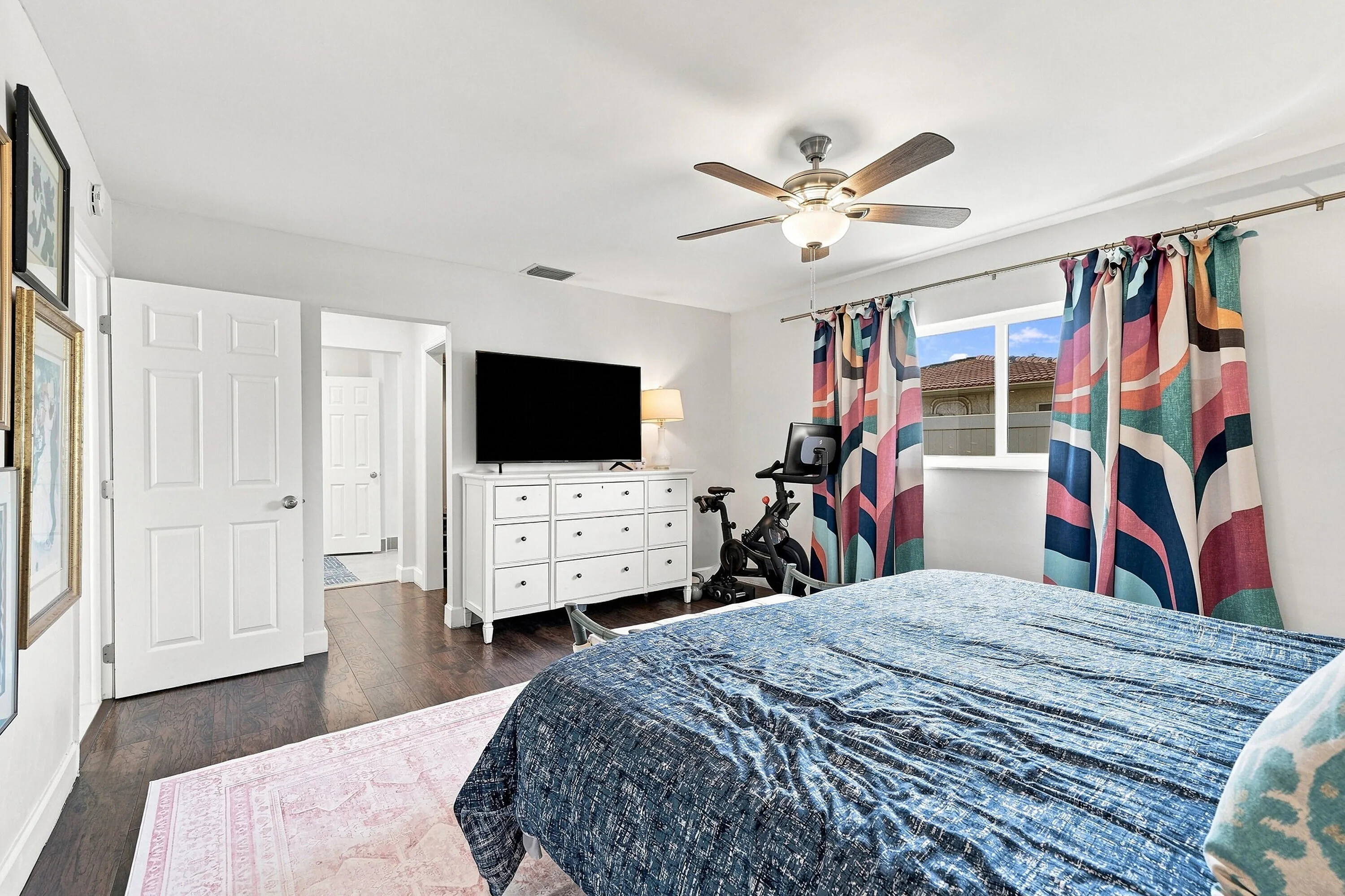 35_bedroom