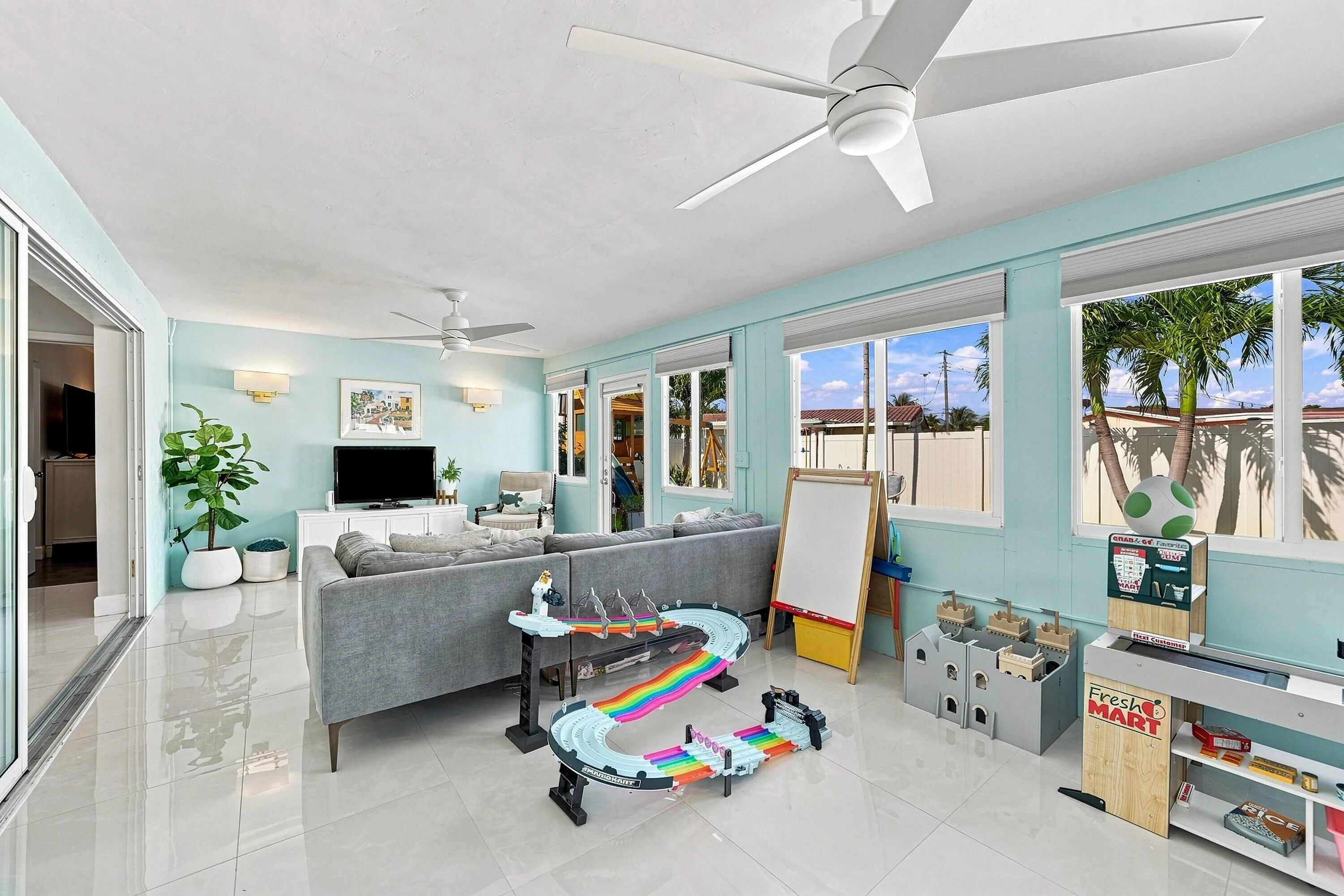 33_family room