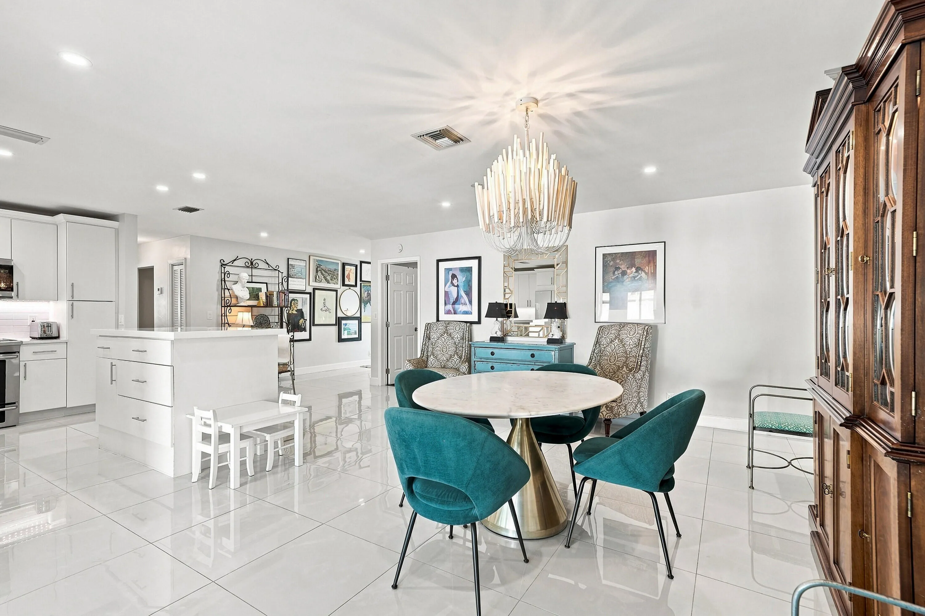 17_dining area