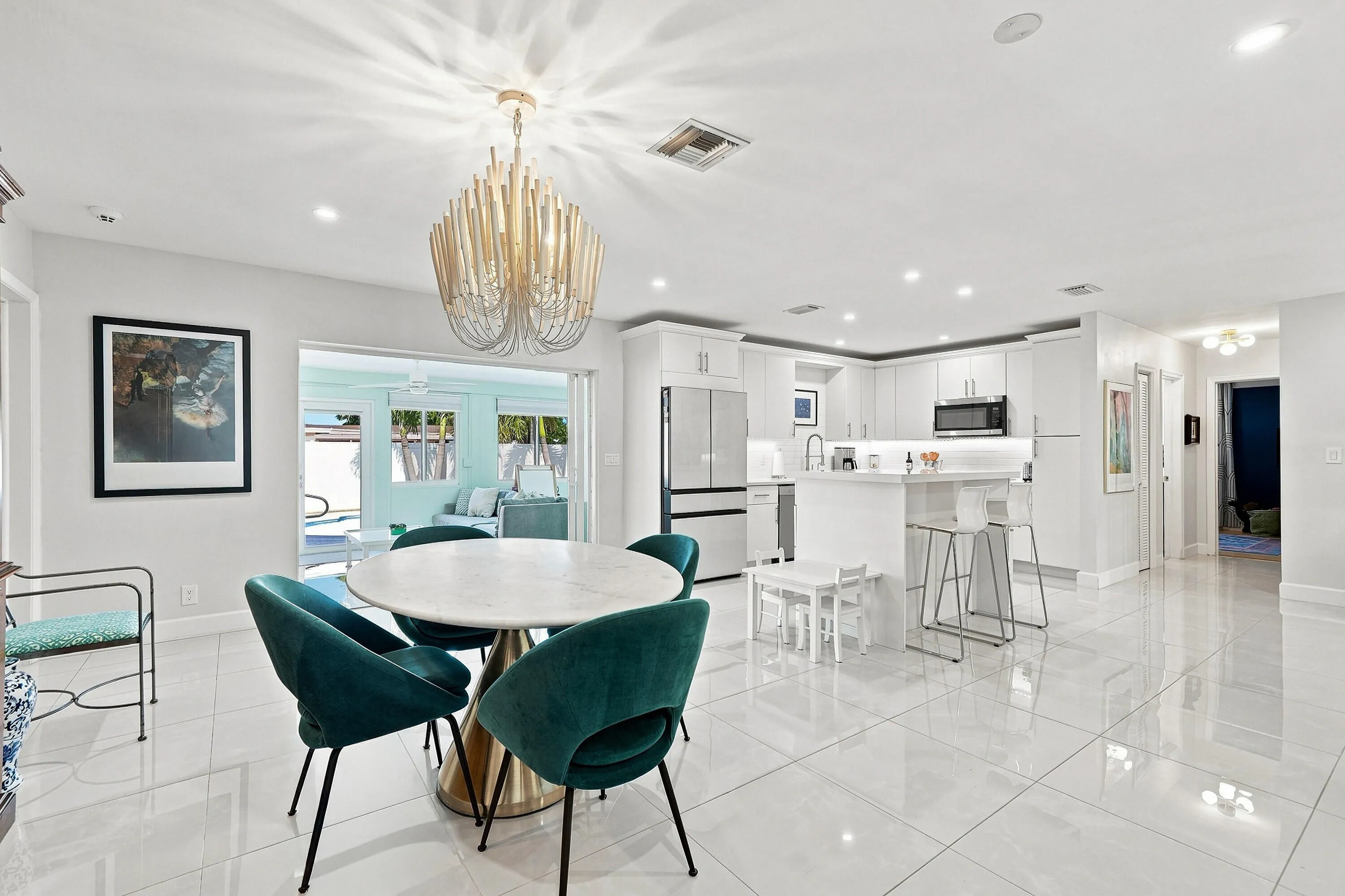 18_dining area