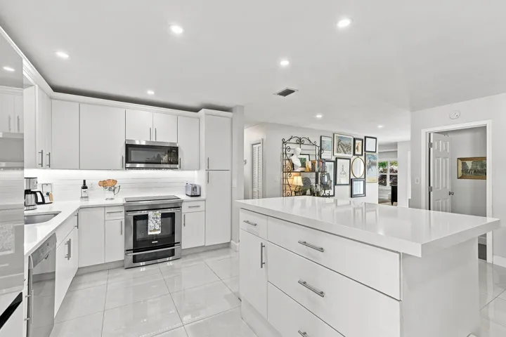 14_kitchen